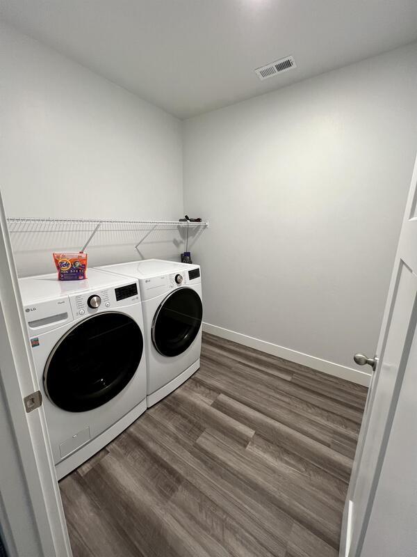 Building Photo - 3661 W 1500 N