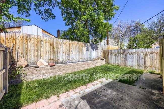 Building Photo - 3007 N Hooker St
