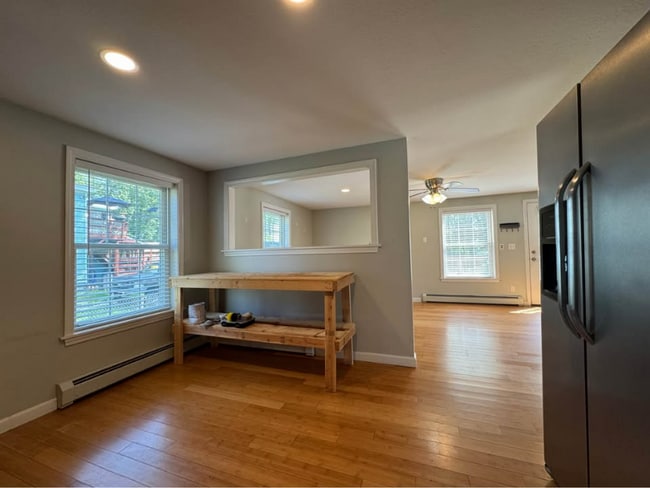 Building Photo - 725 Roosevelt Trail