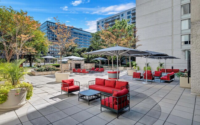 Building Photo - 2111 Richmond Hwy