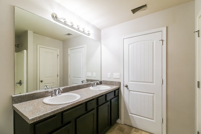 Building Photo - 174 Biscayne Terrace