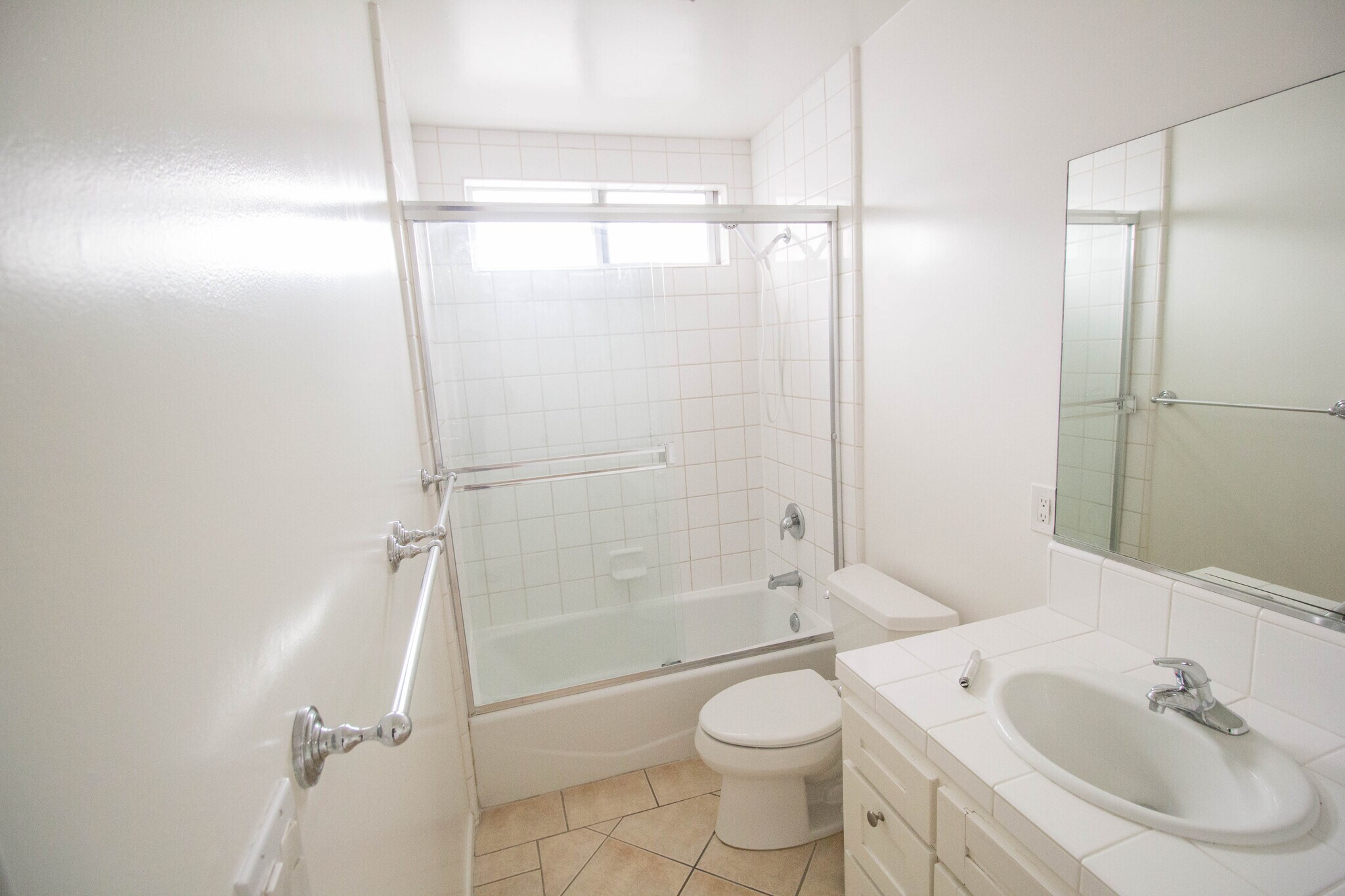 Master Bath - 2224 Curtis Ave