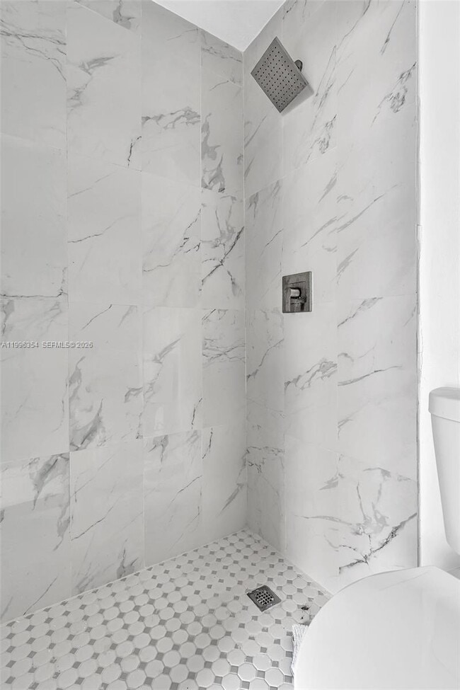 Building Photo - 6640 Evergreen Dr