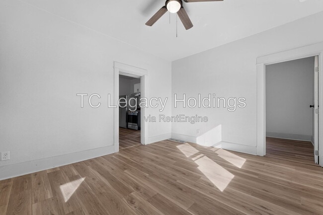 Building Photo - 200 Reeves Ave