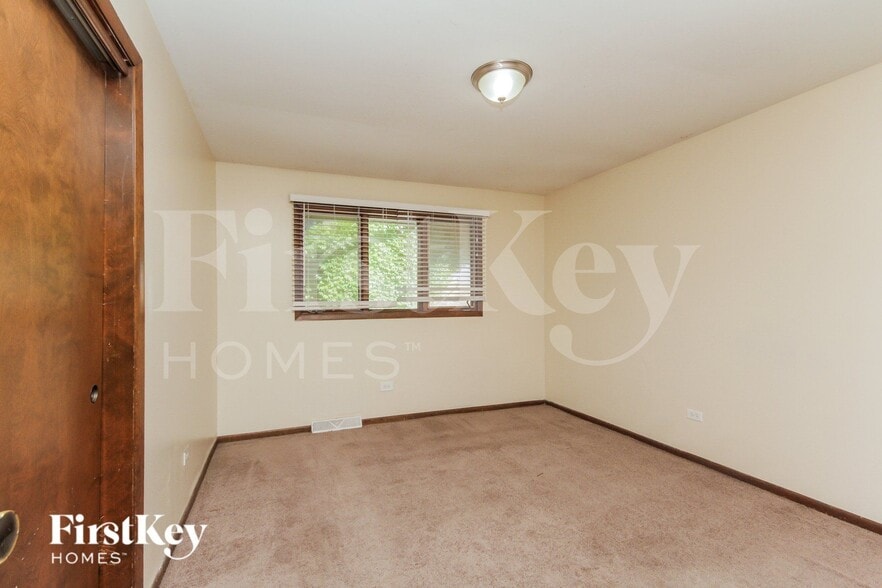 Building Photo - 18428 Lange St