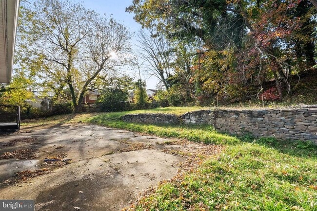 Building Photo - 3001 Fairhill Ct