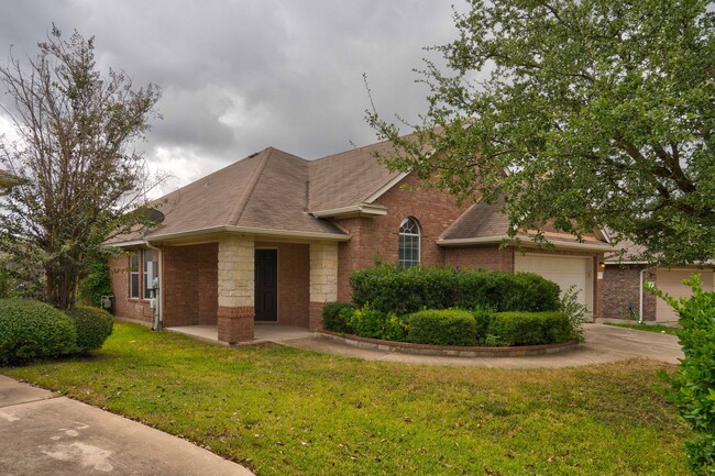 Building Photo - Cozy 3-Bedroom, 2-Bathroom Single Family H...