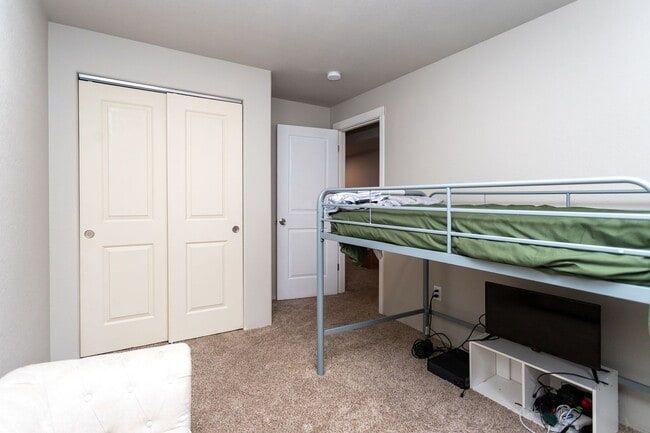 Building Photo - Exquisite 2-Story Home: Luxury Living in Tranquil Cul-de-Sac Setting!!