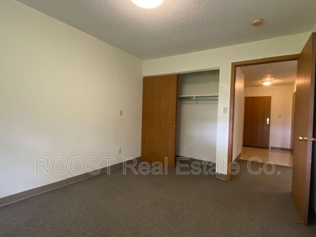Building Photo - 339 Lewis B Moore Dr