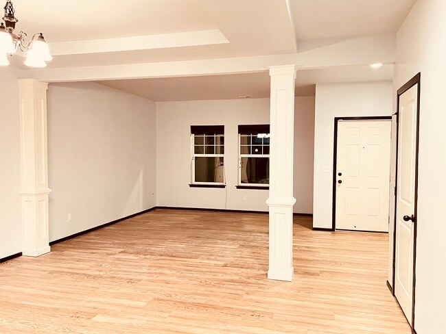 Building Photo - 5815 148th Pl NE