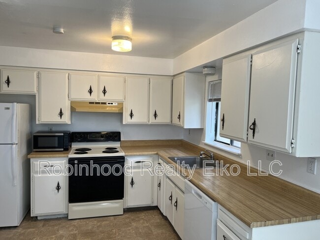Building Photo - 397 Parkchester Dr