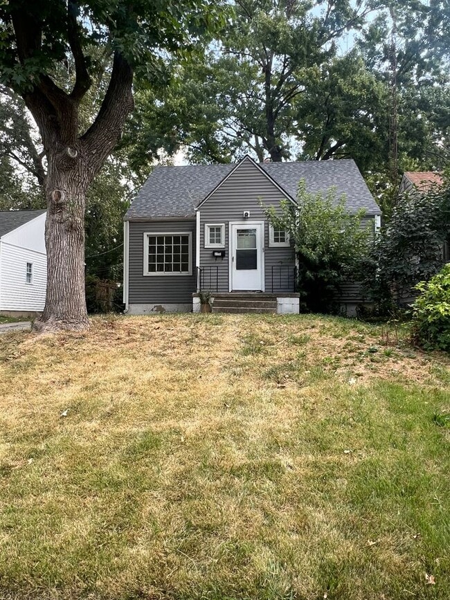 Primary Photo - 210 N Lincoln Ave