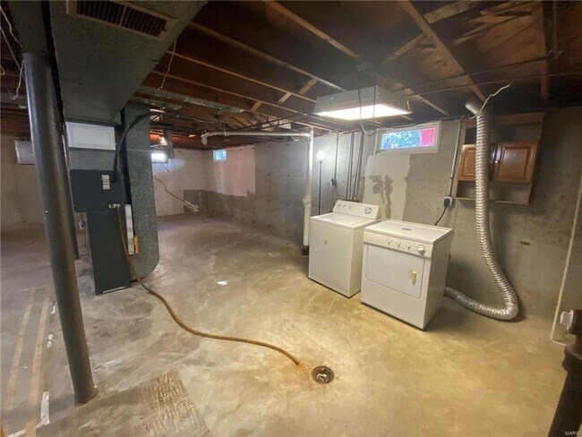 Building Photo - 178 Floralea Pl