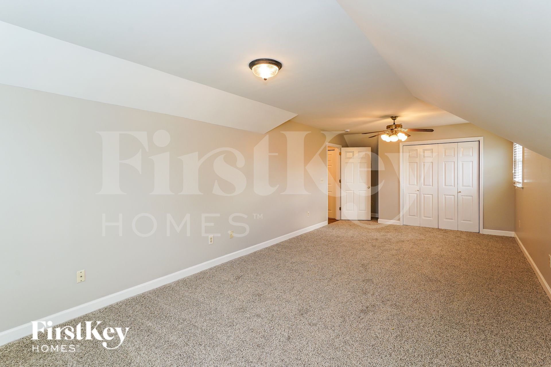Building Photo - 802 Conway Pl