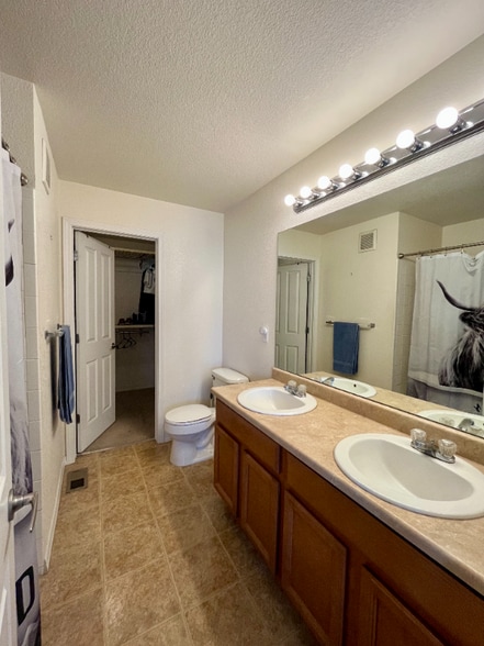 Building Photo - 15800 E 121st Ave