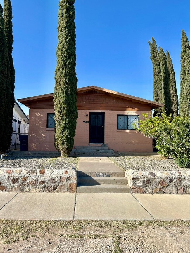 Building Photo - 2817 Nashville Ave