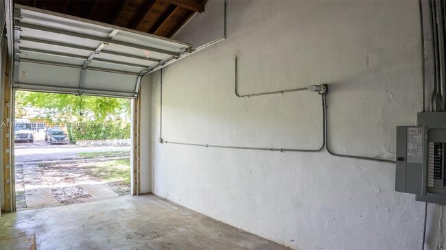 Building Photo - 796 NE 88th St