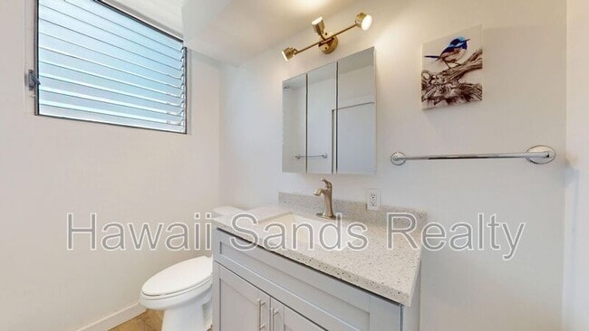Building Photo - 2442 Kuhio Ave