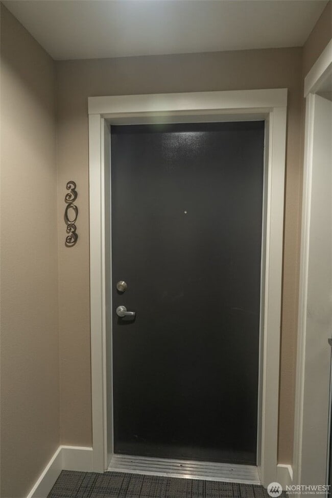 Building Photo - 2Bd/2Ba Seattle Condo