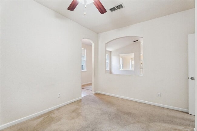 Building Photo - 312 Lone Spur Dr
