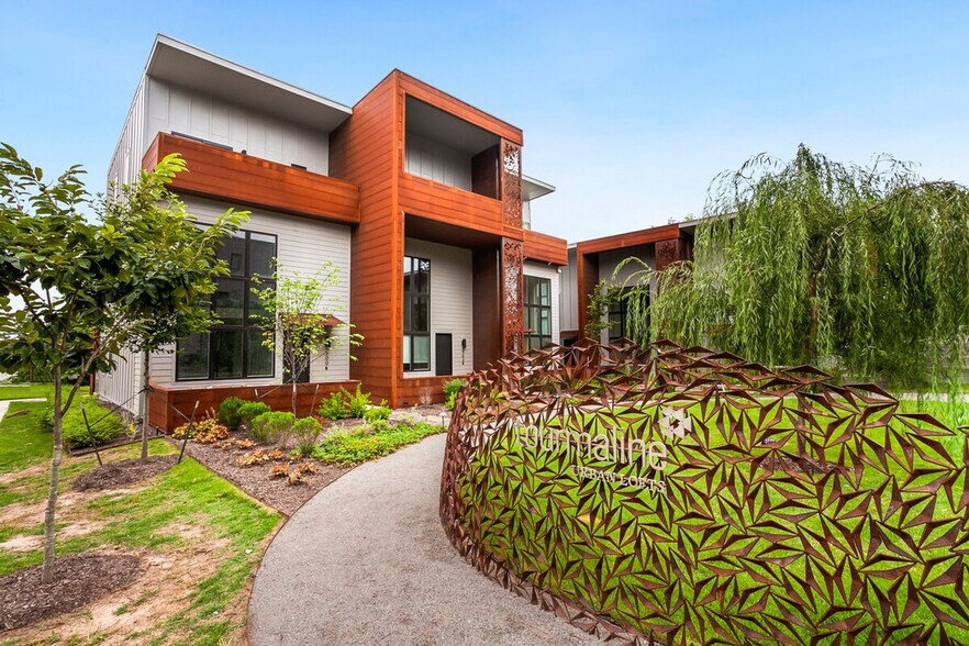 Building Photo - 500 SE Tourmaline Mews