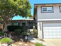 Building Photo - Spacious 4 Bed / 2.5 Bath / 2,106 Sqft Mar...