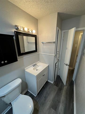 Building Photo - 907 Walters Ln