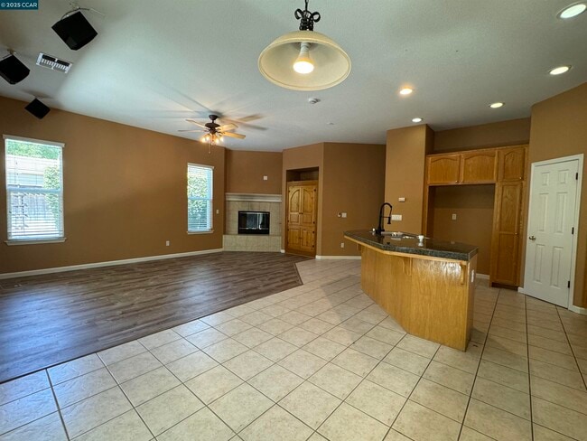 Building Photo - 1174 Krona Ln