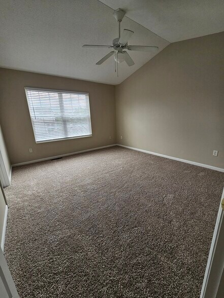 Main Bedroom - 101 Courtright East Rd