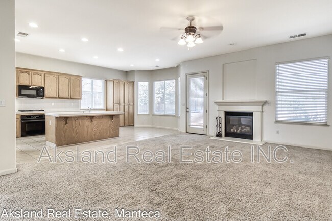 Building Photo - 2261 Silverlace Pl