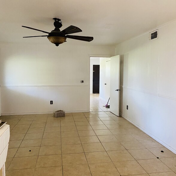 Building Photo - 788 FM 2680
