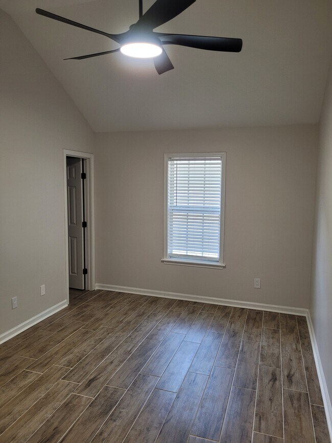 Building Photo - 209 Leigh Lp
