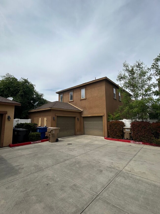 Primary Photo - Spacious home in University Park