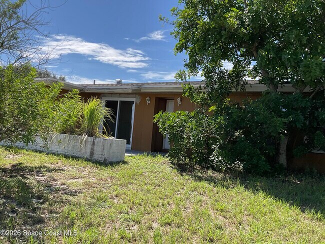 Building Photo - 753 Bianca Dr NE