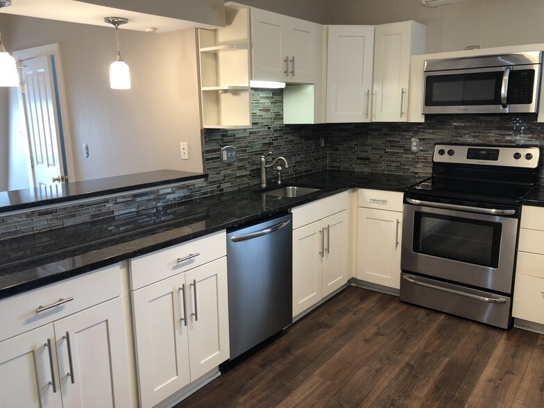 kitchen - 122 Spring St