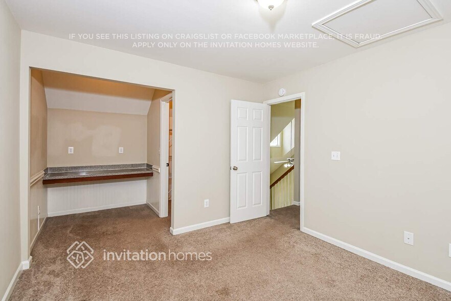 Building Photo - 6614 White Walnut Way