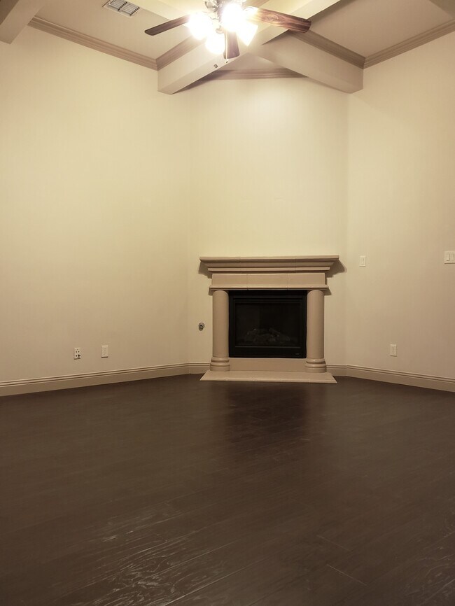 Building Photo - 1551 Trowbridge Cir