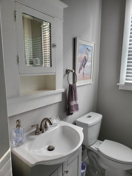 Building Photo - 434 S Cortez St