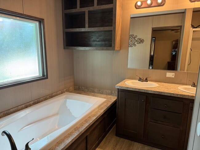 Building Photo - Great Mobile Home for Lease in Denham Springs