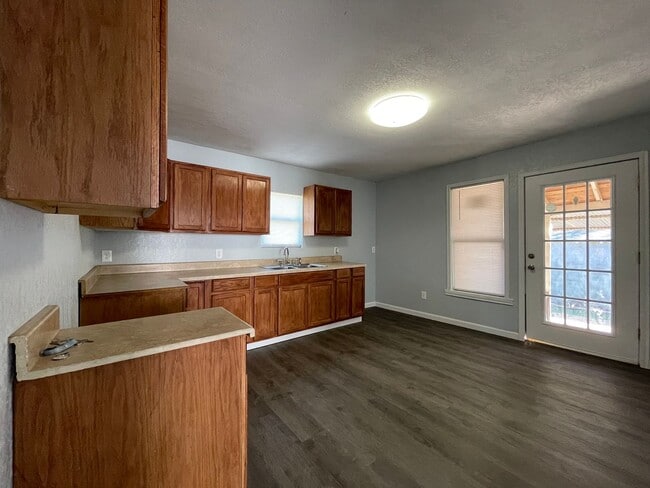 Building Photo - Charming 2-Bed, 1-Bath with Modern Upgrades