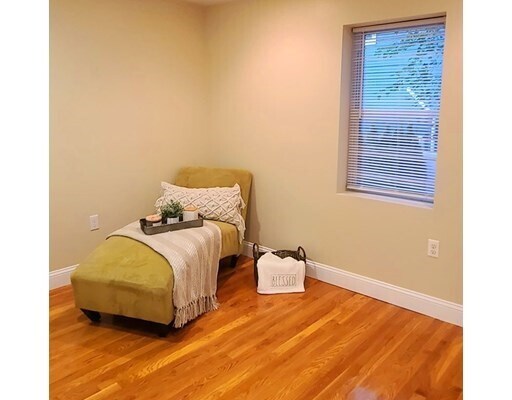 Building Photo - 7 Jaques St