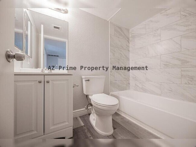 Building Photo - 2674 N 43rd Ave