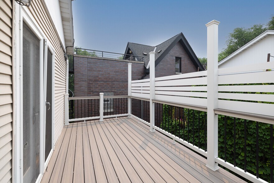 Building Photo - 1742 W Crystal St