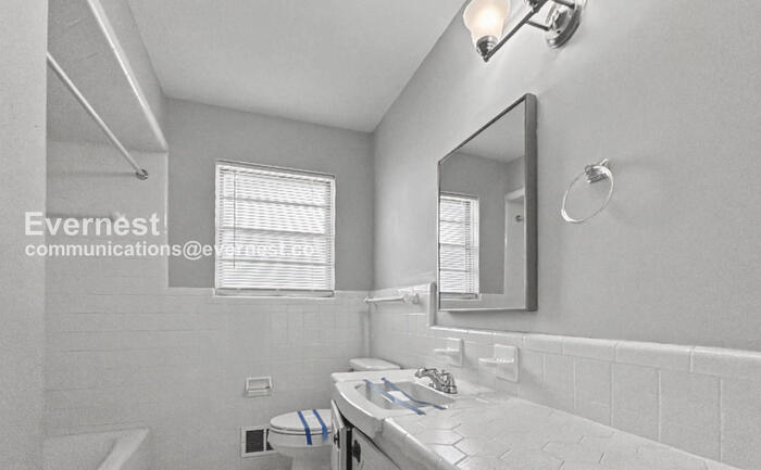 Building Photo - 400 Glen Crest Dr