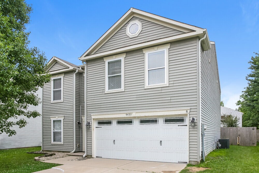 Building Photo - 9435 W Quarter Moon Dr