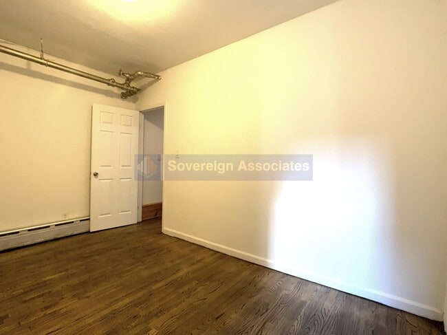 Building Photo - 186 Claremont Ave