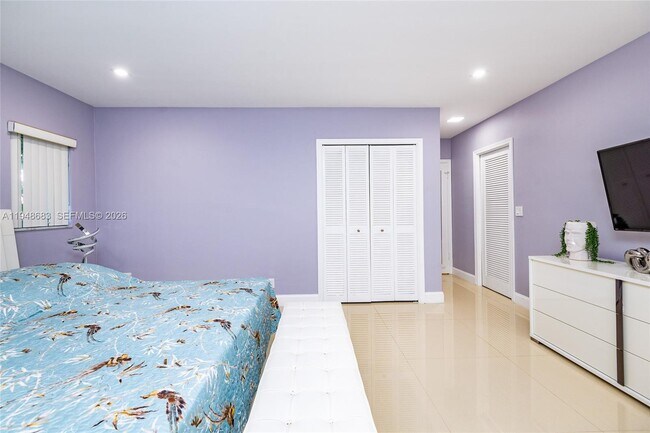 Building Photo - 709 Elm Tree Ln