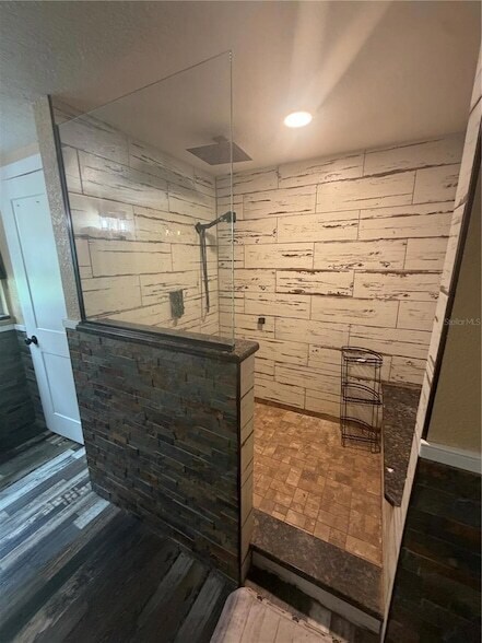 Building Photo - 6828 FL-33