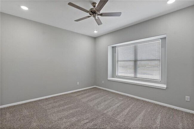 Building Photo - 2509 Shady Rte Ln