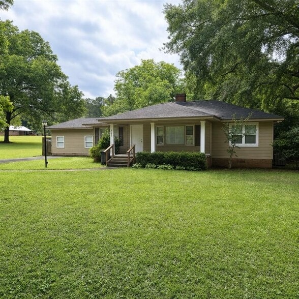 Building Photo - 111 E Belmont Dr